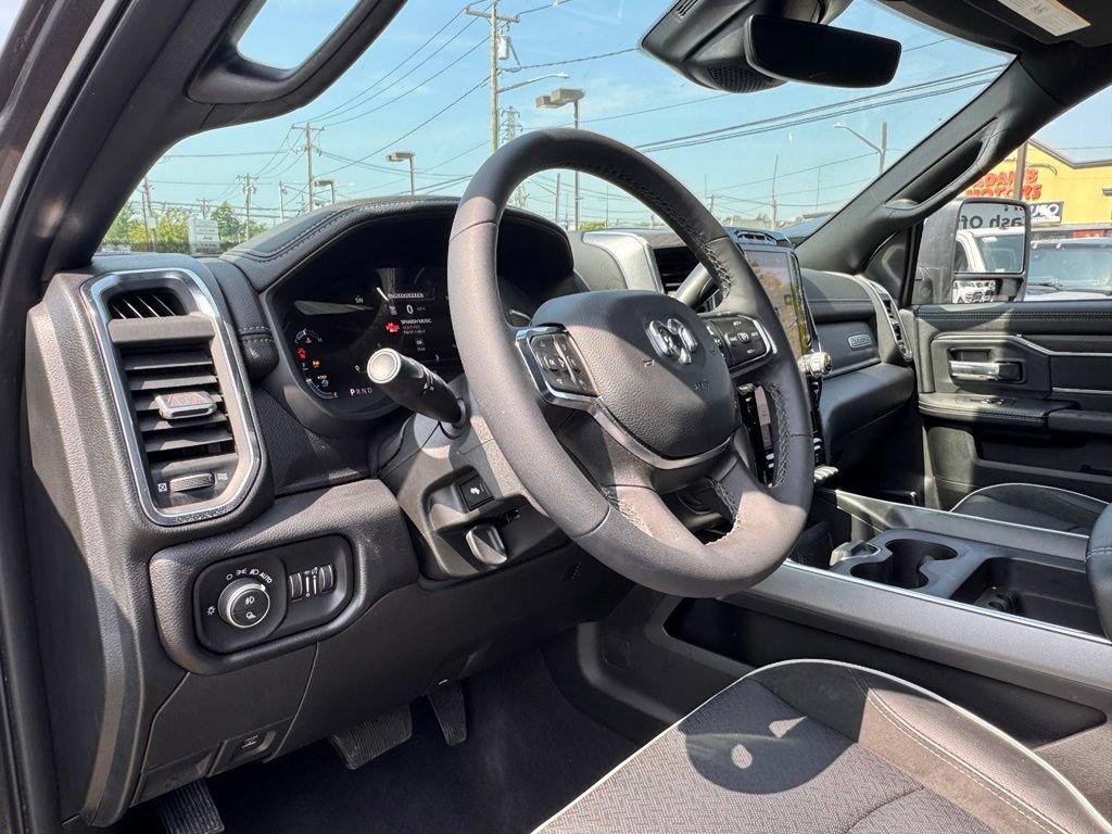 Used 2025 RAM 3500 Laramie AWD/4WD image 13