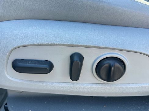 Used 2022 GMC Acadia SLT image 13