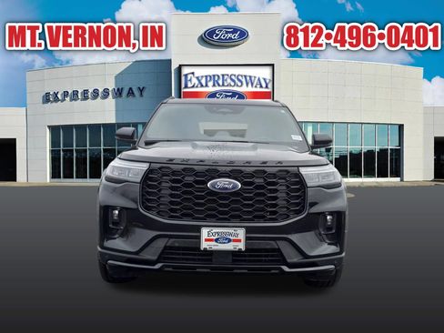 Used 2025 Ford Explorer ST-Line w/ ST-Line Street Pack image 3