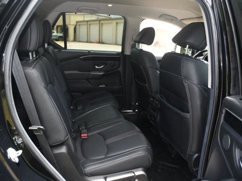 Certified 2025 Honda Pilot EX-L image 19