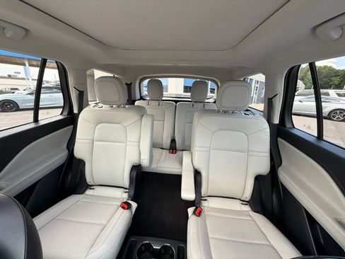 Used 2025 Lincoln Aviator AWD w/ Jet Appearance Package image 19