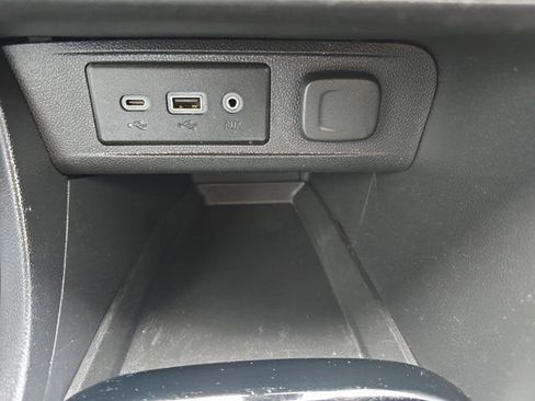 Used 2023 Buick Encore GX Select image 29