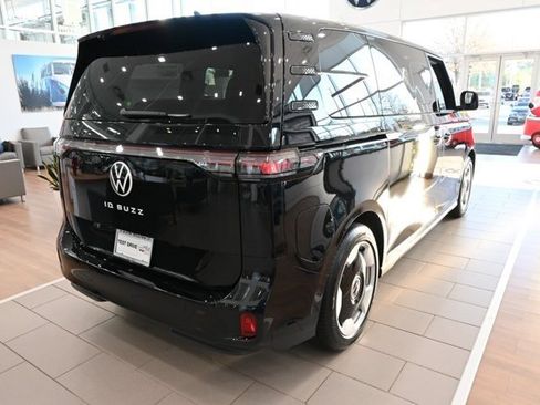 New 2025 Volkswagen ID. Buzz Pro S image 3