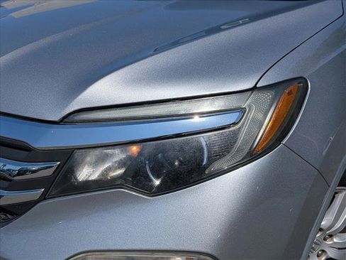 Used 2017 Honda Pilot LX image 2