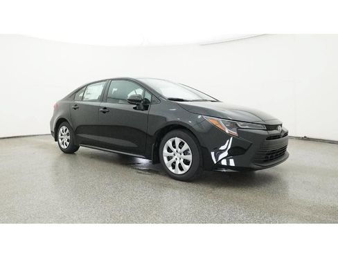 Used 2025 Toyota Corolla LE FWD image 34
