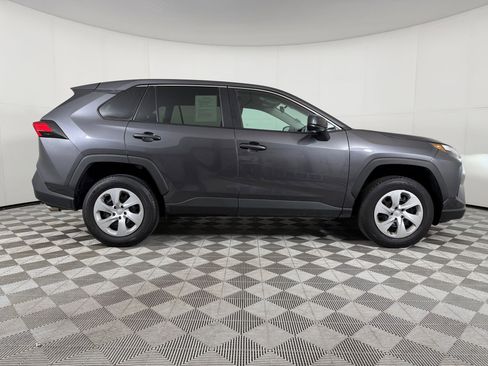 Used 2024 Toyota RAV4 LE AWD/4WD image 7