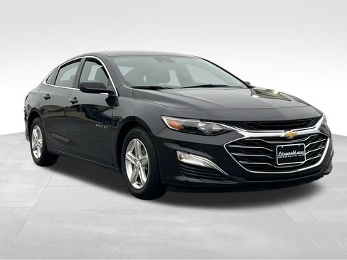 Used 2023 Chevrolet Malibu LS image 1