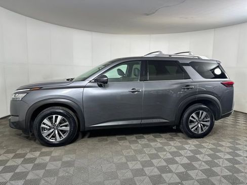 Used 2023 Nissan Pathfinder SL image 6
