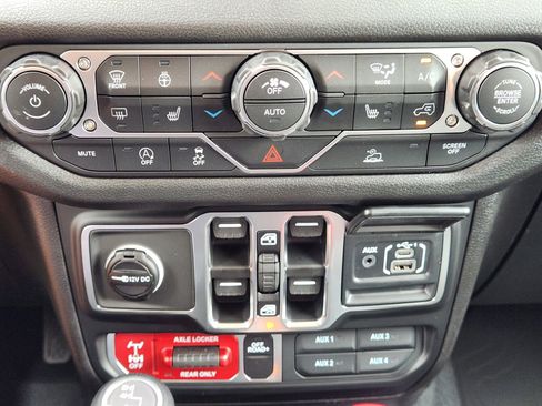 New 2026 Jeep Wrangler Unlimited Sport AWD/4WD image 18