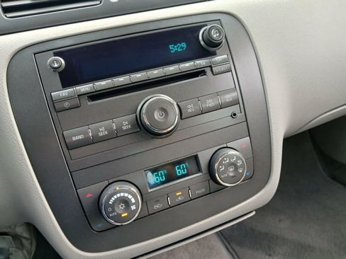 Used 2011 Buick Lucerne CXL FWD image 13