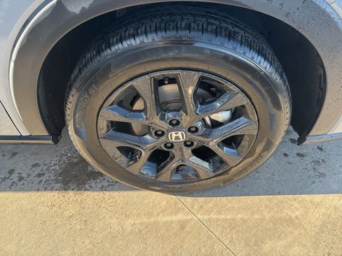 Used 2024 Honda HR-V Sport image 11