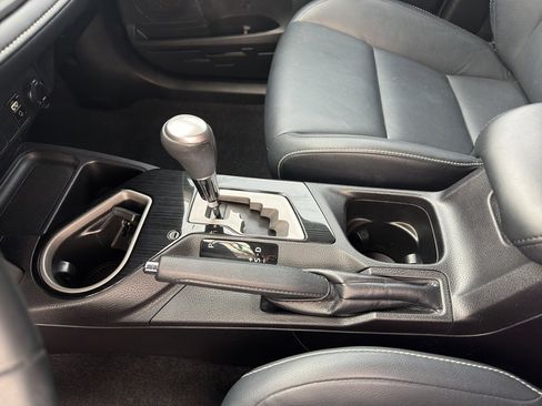 Used 2017 Toyota RAV4 Limited image 29