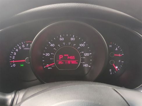 Used 2014 Kia Soul + image 17