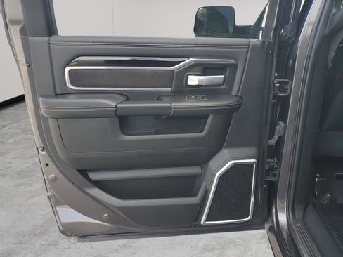 Used 2022 RAM 3500 Laramie w/ Night Edition image 18