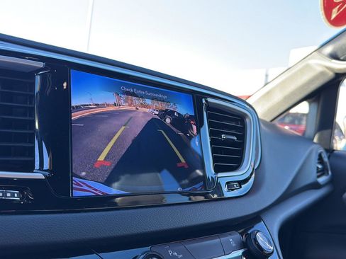 Used 2020 Chrysler Pacifica Touring-L w/ S Appearance Package image 23