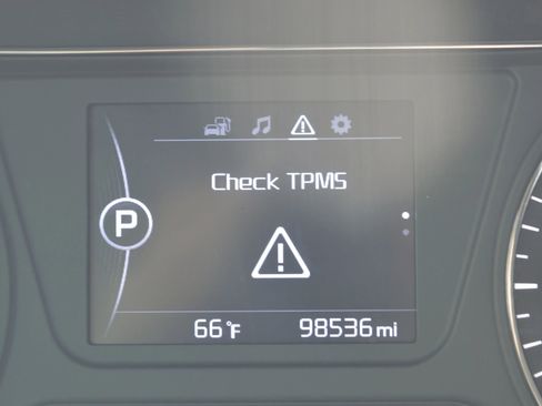 Used 2016 Kia Sorento LX w/ LX Convenience Package image 18