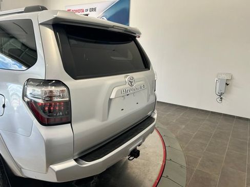 Used 2021 Toyota 4Runner SR5 Premium w/ Moonroof Package AWD/4WD image 6