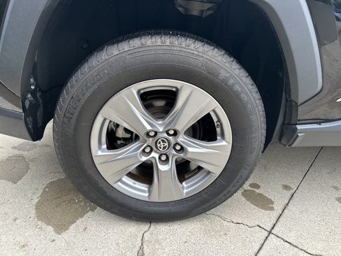Certified 2023 Toyota RAV4 LE AWD/4WD image 29