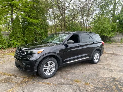 Used 2020 Ford Explorer XLT AWD/4WD image 1