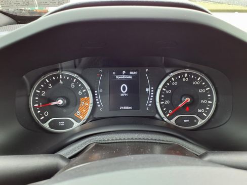 Used 2020 Jeep Renegade Latitude w/ Cold Weather Group AWD/4WD image 21