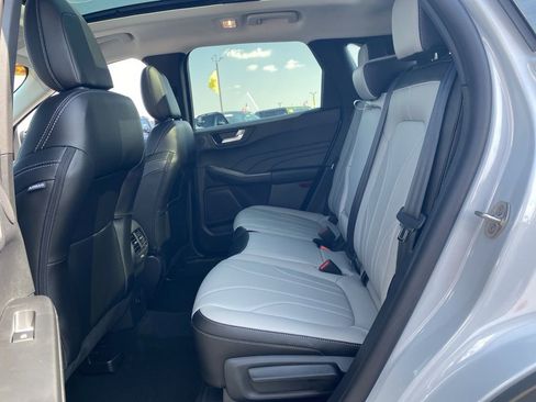 New 2025 Ford Escape SE w/ PHEV Premium Package FWD image 19