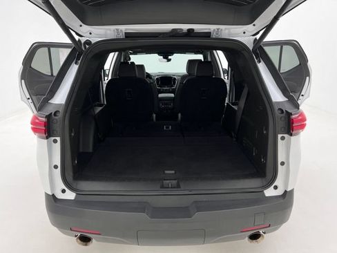 Used 2023 Chevrolet Traverse RS AWD/4WD image 26