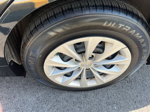 Used 2016 Toyota Camry LE FWD image 19