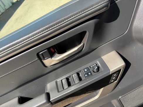 Used 2022 Toyota Tundra Limited image 15