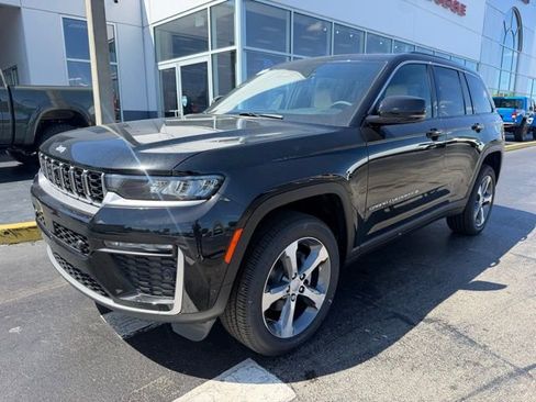 New 2026 Jeep Grand Cherokee Limited AWD/4WD image 4