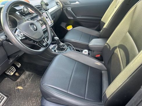 Used 2021 Volkswagen Tiguan SE R-Line FWD image 7