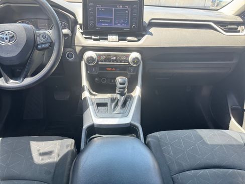 Used 2021 Toyota RAV4 XLE FWD image 15