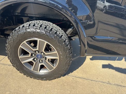 Used 2017 Ford F150 XLT w/ Equipment Group 302A Luxury image 8