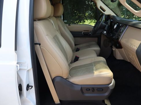Used 2011 Ford F350 Lariat w/ Lariat Ultimate Pkg AWD/4WD image 22