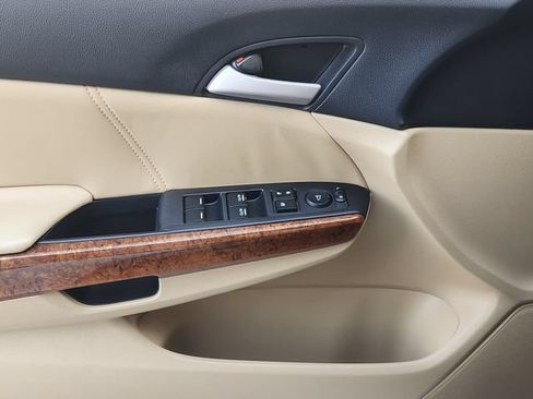 Used 2011 Honda Accord EX-L image 16