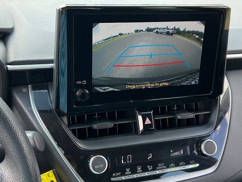 Used 2023 Toyota Corolla LE image 12