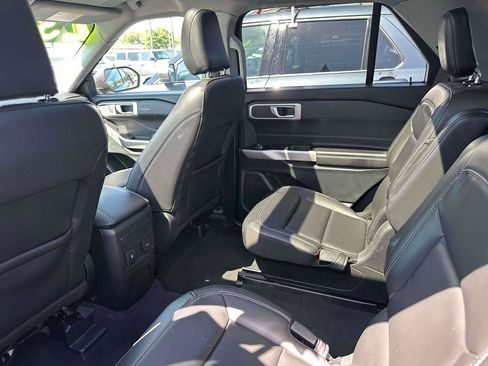 Used 2023 Ford Explorer XLT w/ Equipment Group 202A AWD/4WD image 10
