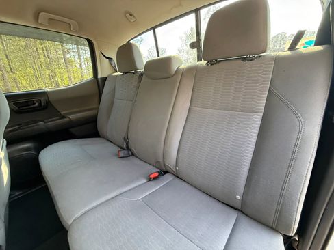 Used 2017 Toyota Tacoma SR RWD image 14