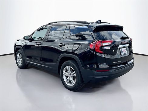 Used 2024 GMC Terrain SLE w/ Driver Convenience Package image 5