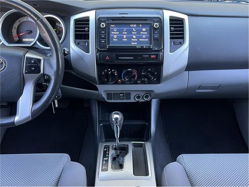 Used 2015 Toyota Tacoma PreRunner image 27