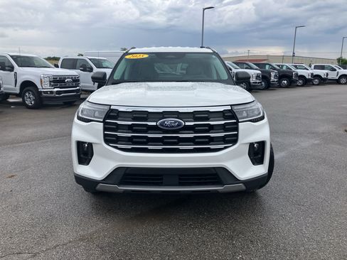 Certified 2025 Ford Explorer Active w/ Active Comfort Package RWD image 2