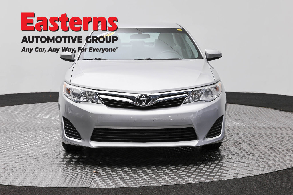 Used 2014 Toyota Camry LE FWD image 3