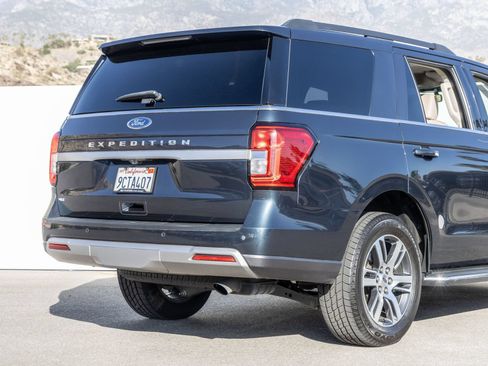 Used 2022 Ford Expedition XLT RWD image 12