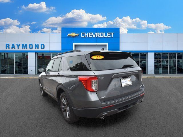Used 2023 Ford Explorer XLT w/ Equipment Group 202A AWD/4WD image 6