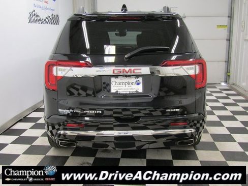 Used 2021 GMC Acadia Denali w/ Denali Ultimate Package image 16