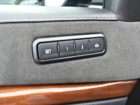Used 2019 Cadillac Escalade Premium Luxury RWD image 43