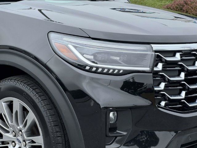 Used 2026 Ford Explorer Platinum AWD/4WD image 2