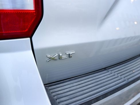 Used 2019 Ford Expedition XLT w/ Equipment Group 201A AWD/4WD image 11