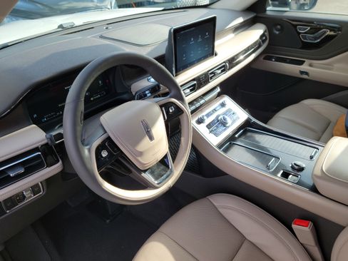 Certified 2023 Lincoln Aviator Reserve w/ Elements Package Plus RWD image 13