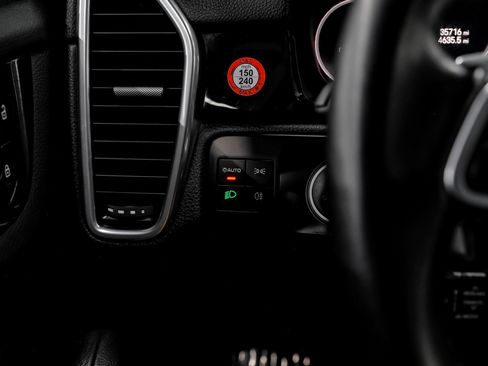 Used 2023 Porsche Cayenne Base image 37