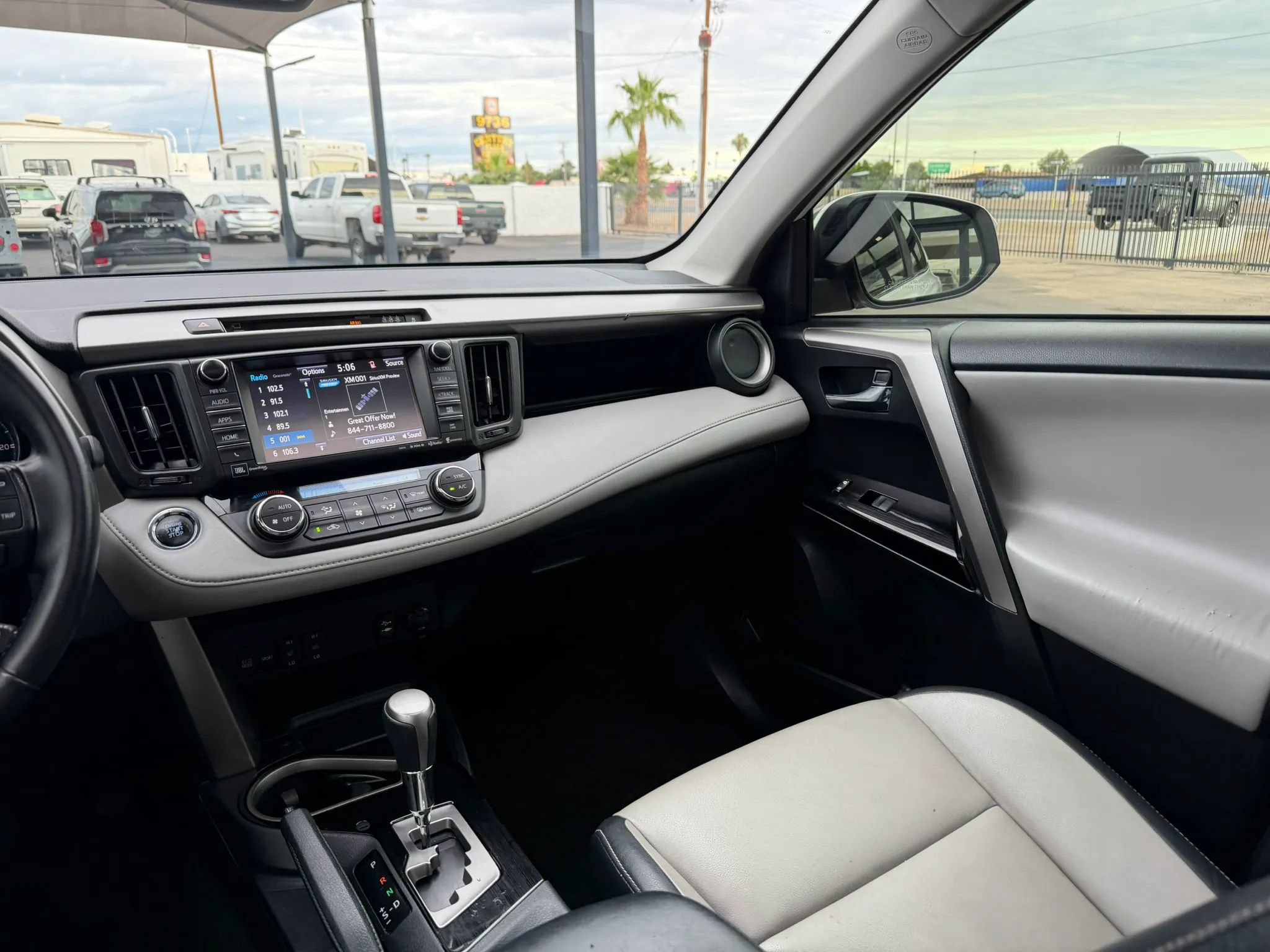 Used 2017 Toyota RAV4 Limited w/ Advanced Technology Package FWD image 29
